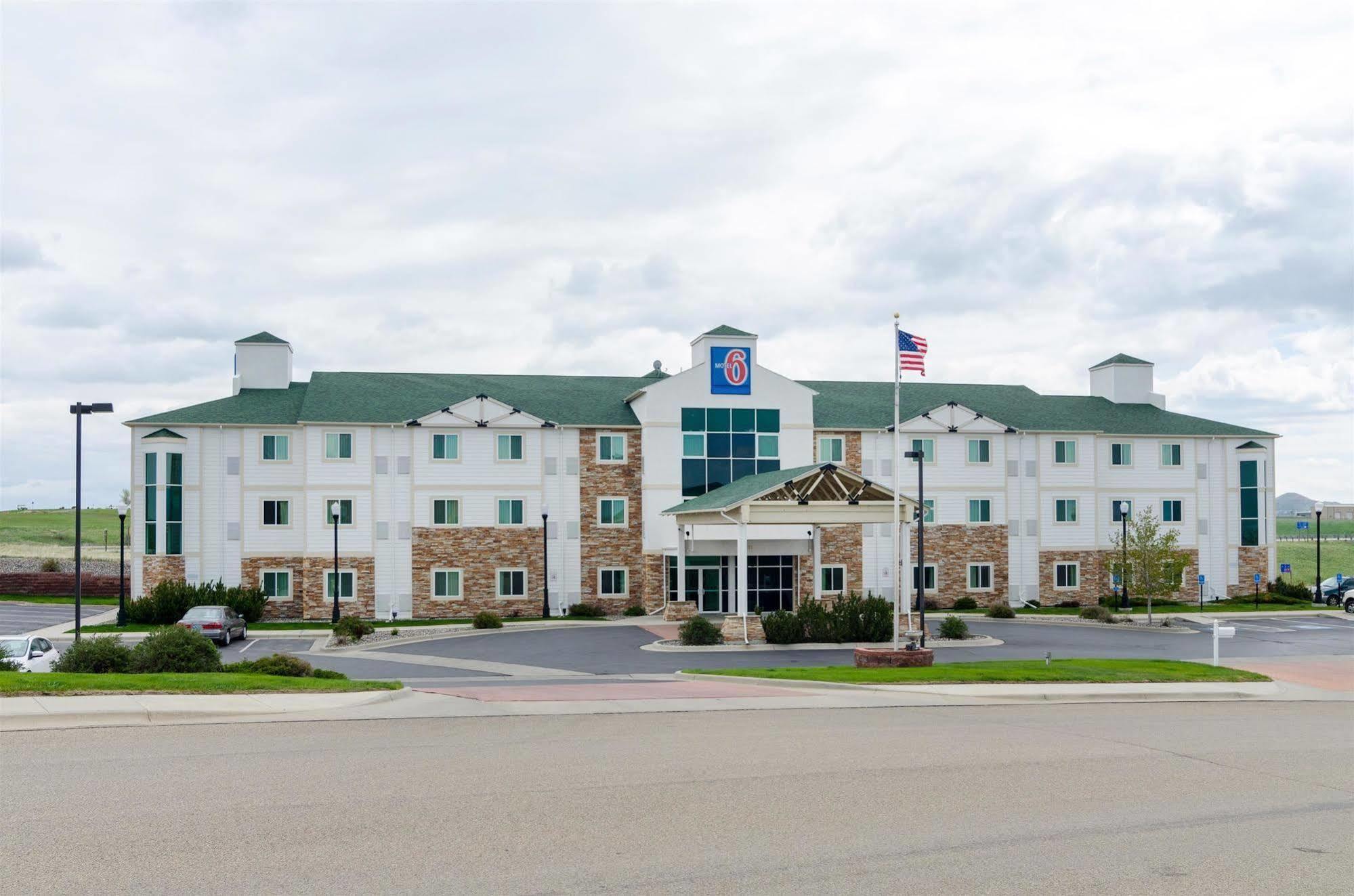 Baymont By Wyndham Sheridan Hotel Exterior photo